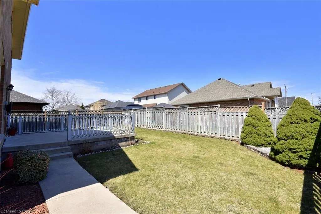 13 Chianti Crescent