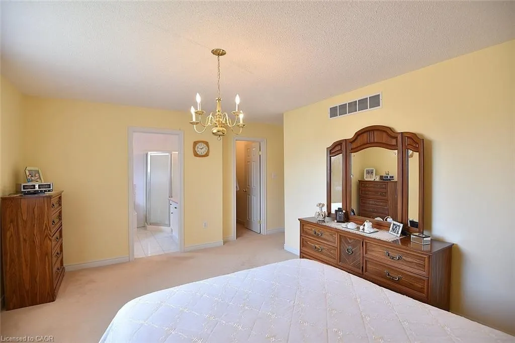 13 Chianti Crescent