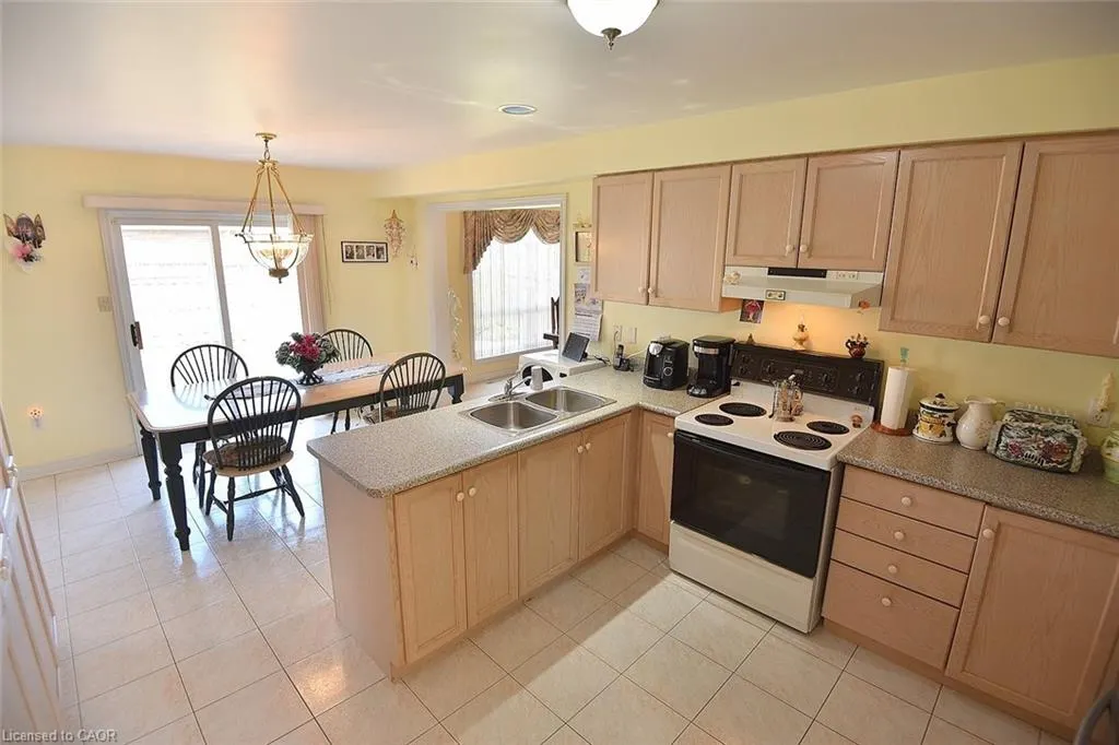 13 Chianti Crescent