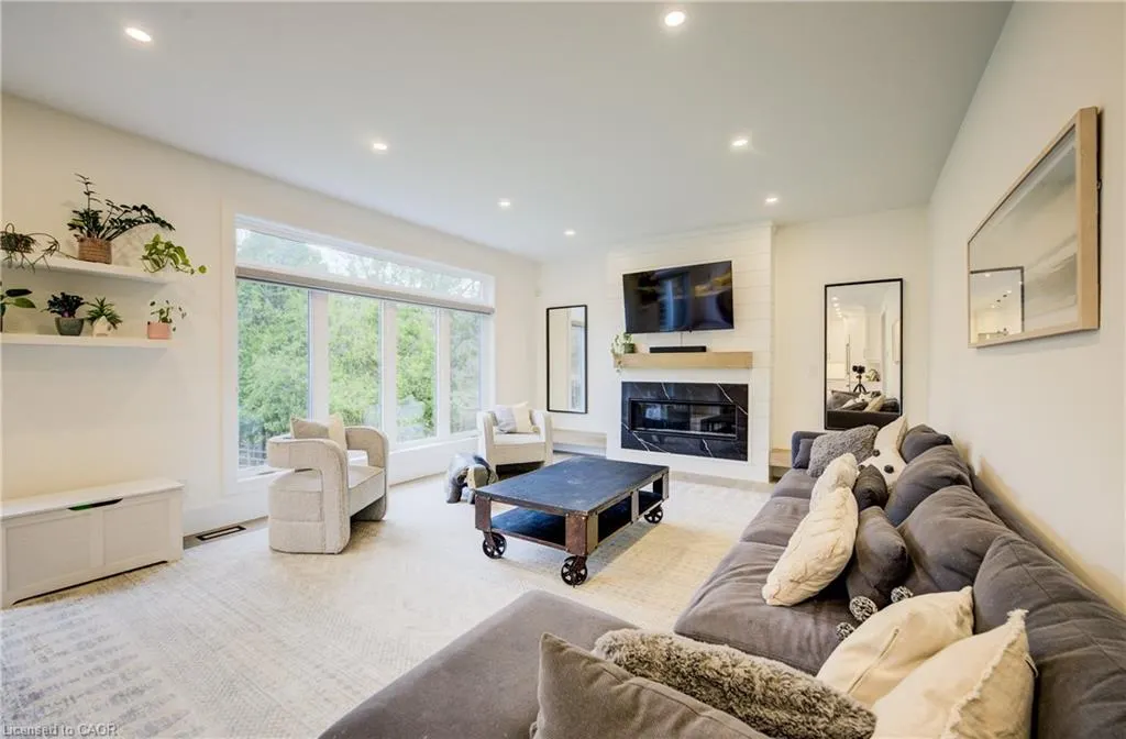 1095 Mineral Springs Road