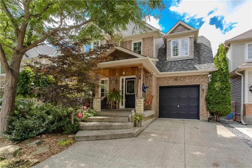 2214 Kenneth Crescent