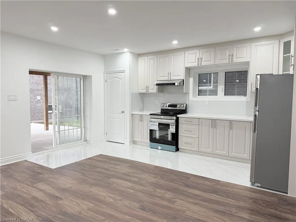 685 Thomas Slee Drive, #Basement