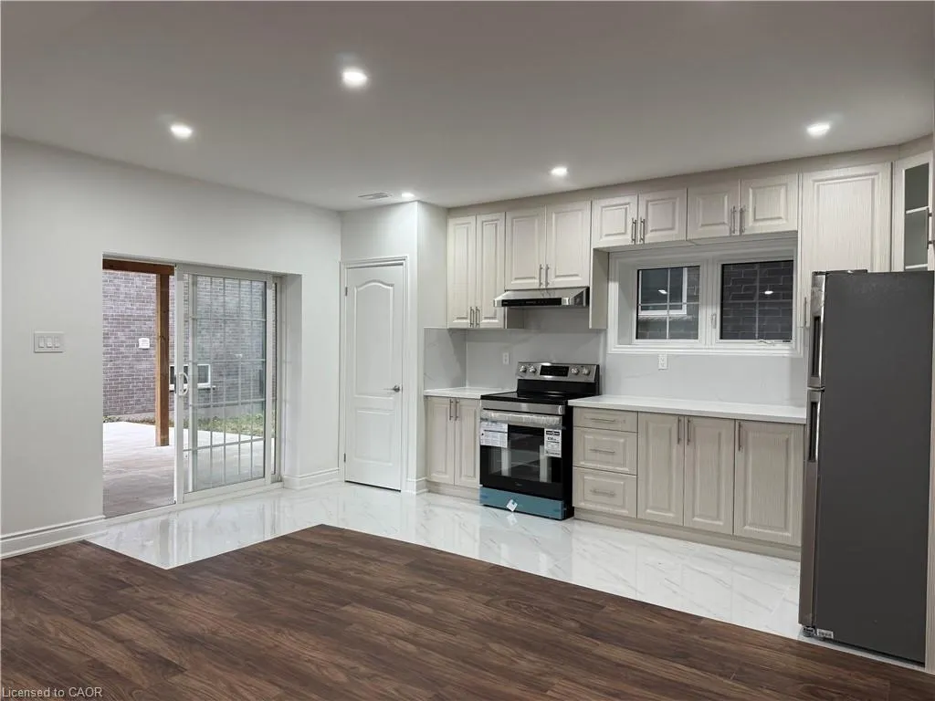 685 Thomas Slee Drive, #Basement