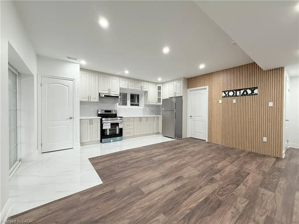 685 Thomas Slee Drive, #Basement