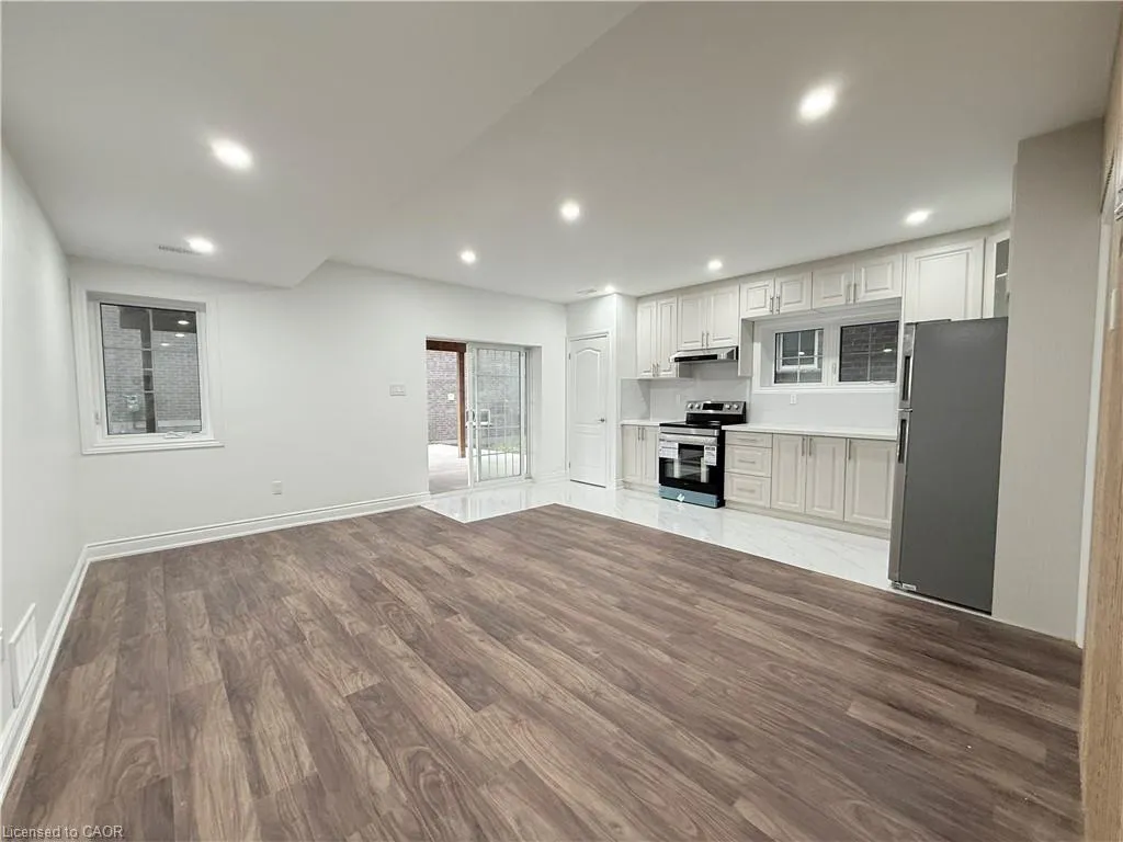 685 Thomas Slee Drive, #Basement