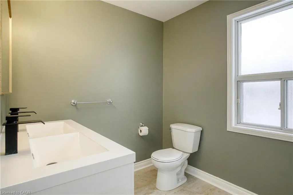 113 Beverly Street, #MAIN FLOOR