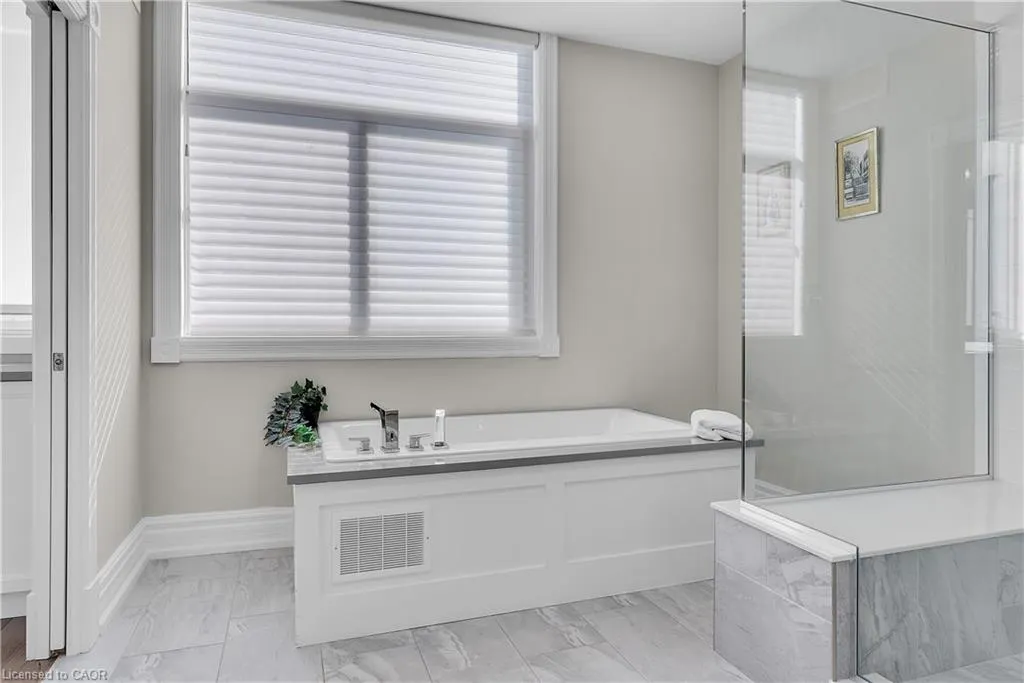 1237 North Shore Boulevard E, #1201