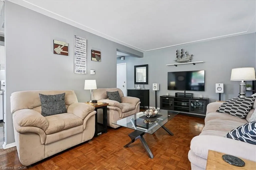 11 Woodman Drive S, #102