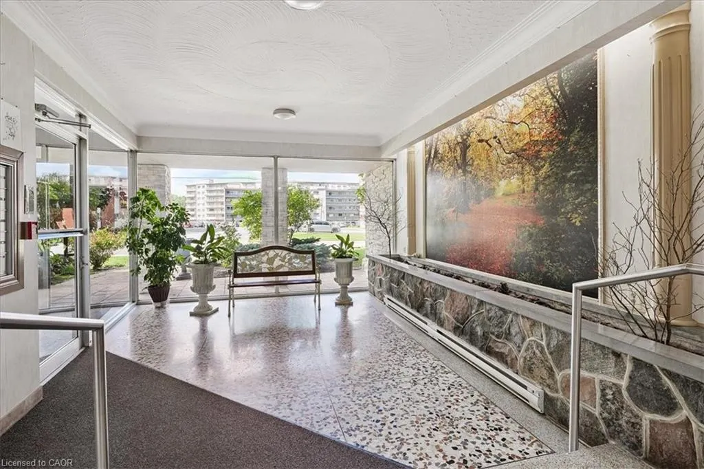 11 Woodman Drive S, #102
