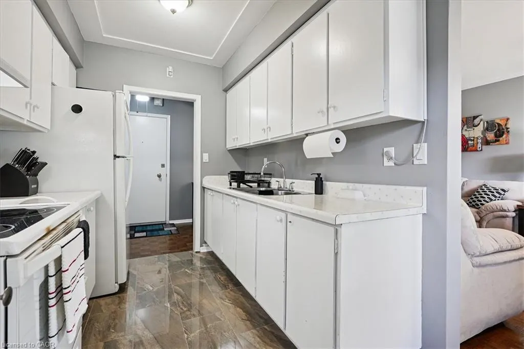 11 Woodman Drive S, #102