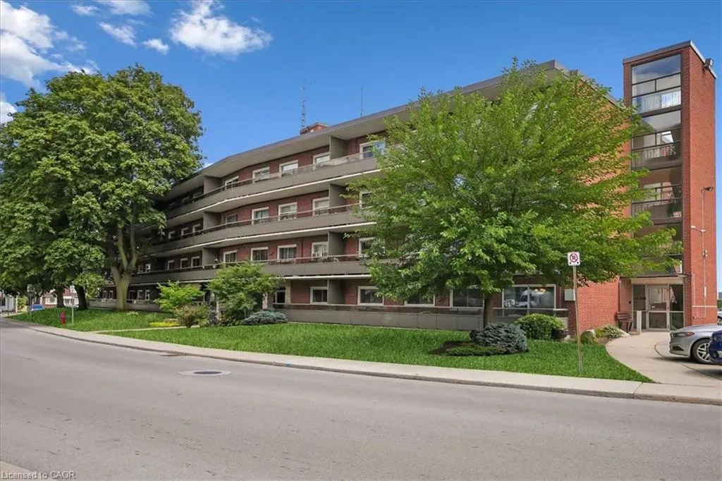 11 Woodman Drive S, #102