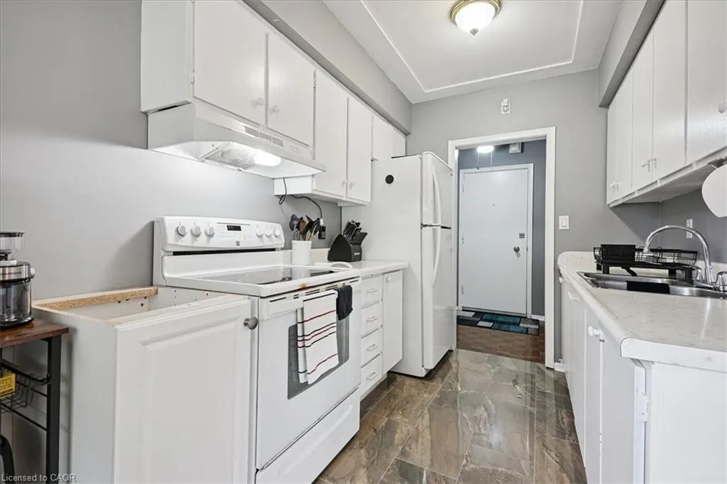 11 Woodman Drive S, #102