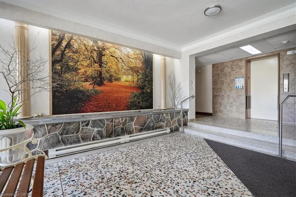 11 Woodman Drive S, #102