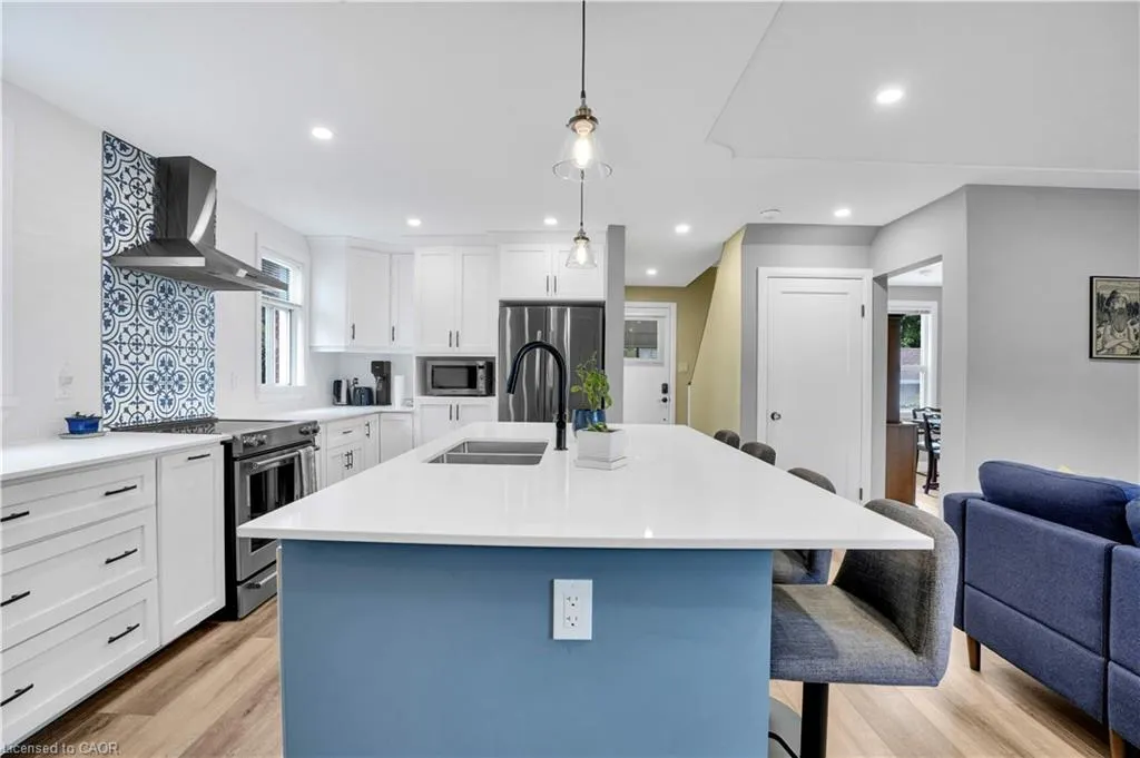 142 Lancaster Street W