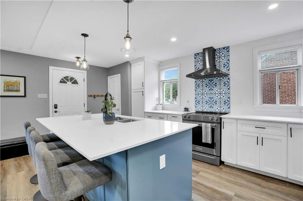 142 Lancaster Street W