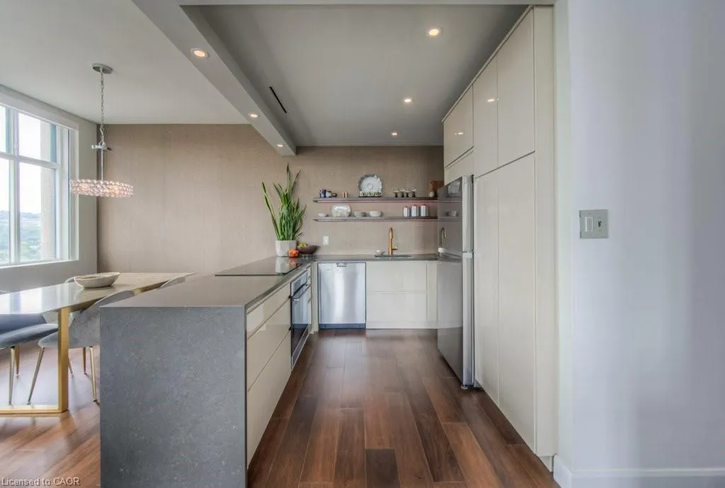 36 James Street S, #1102
