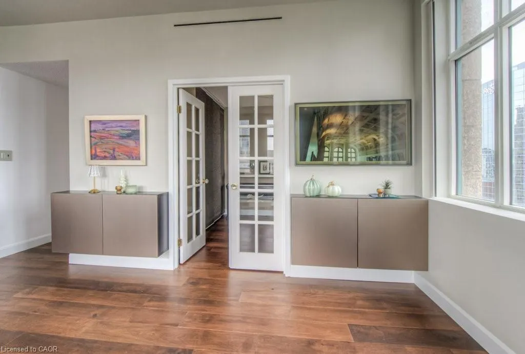 36 James Street S, #1102