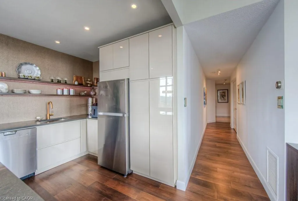 36 James Street S, #1102