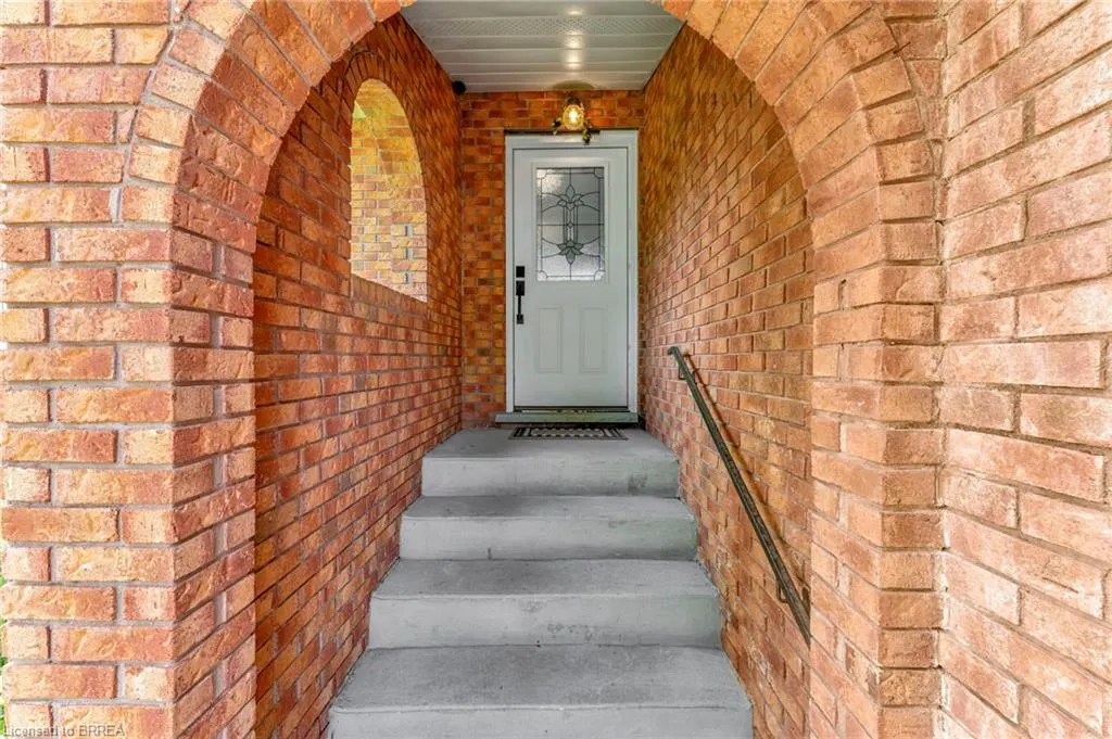 129 Main Street S