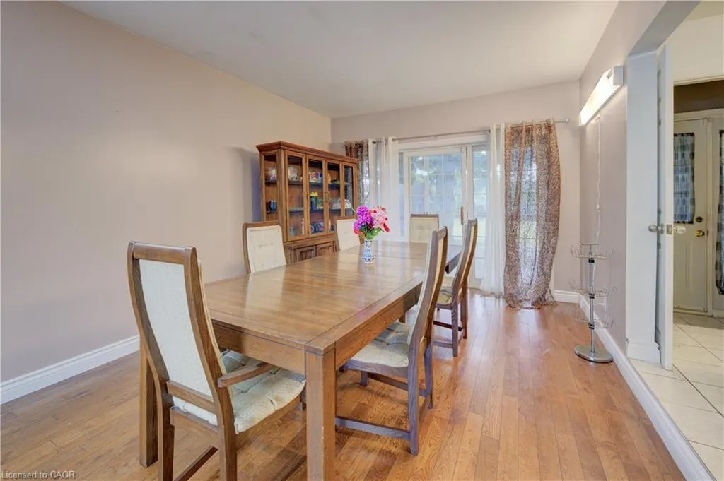 1740 Holley Crescent