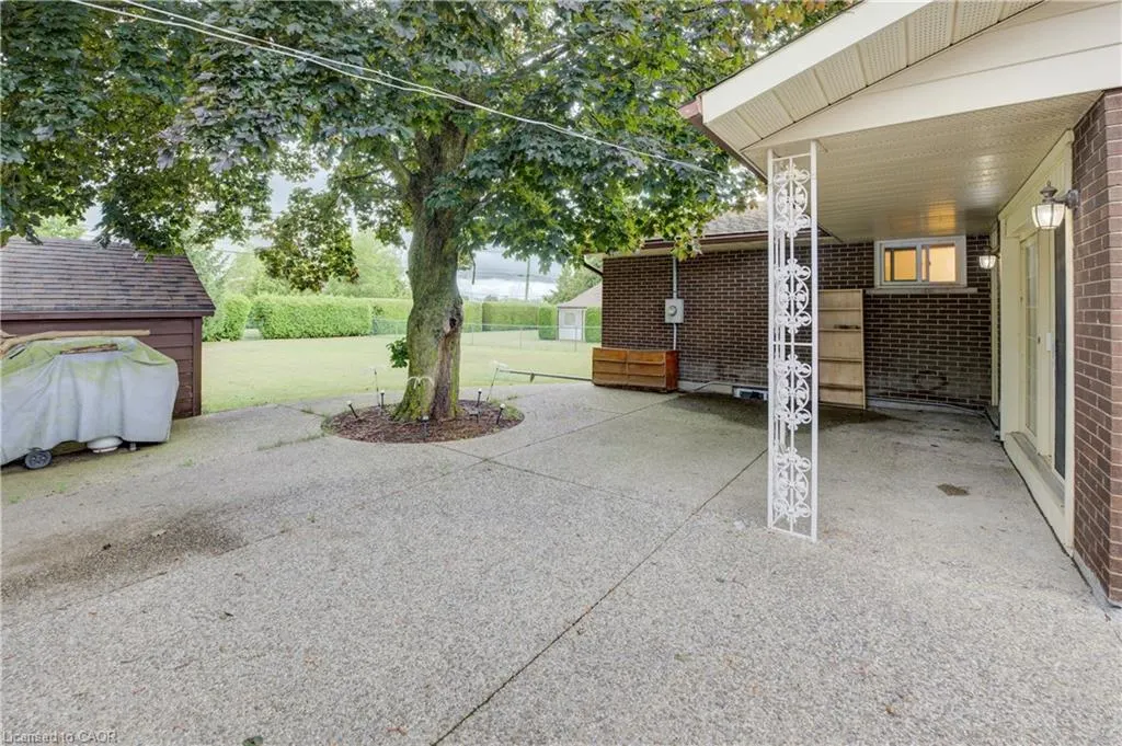 1740 Holley Crescent
