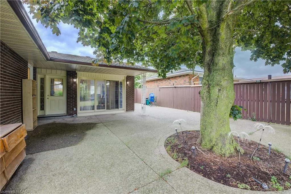 1740 Holley Crescent