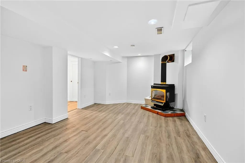 17 West 3rd Street