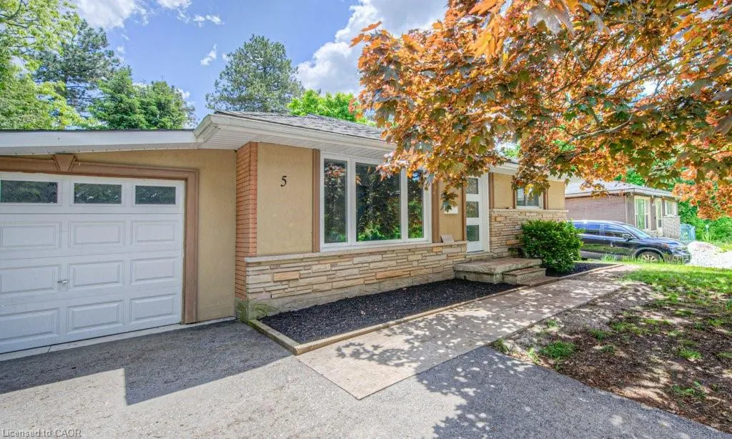 5 Alison Avenue