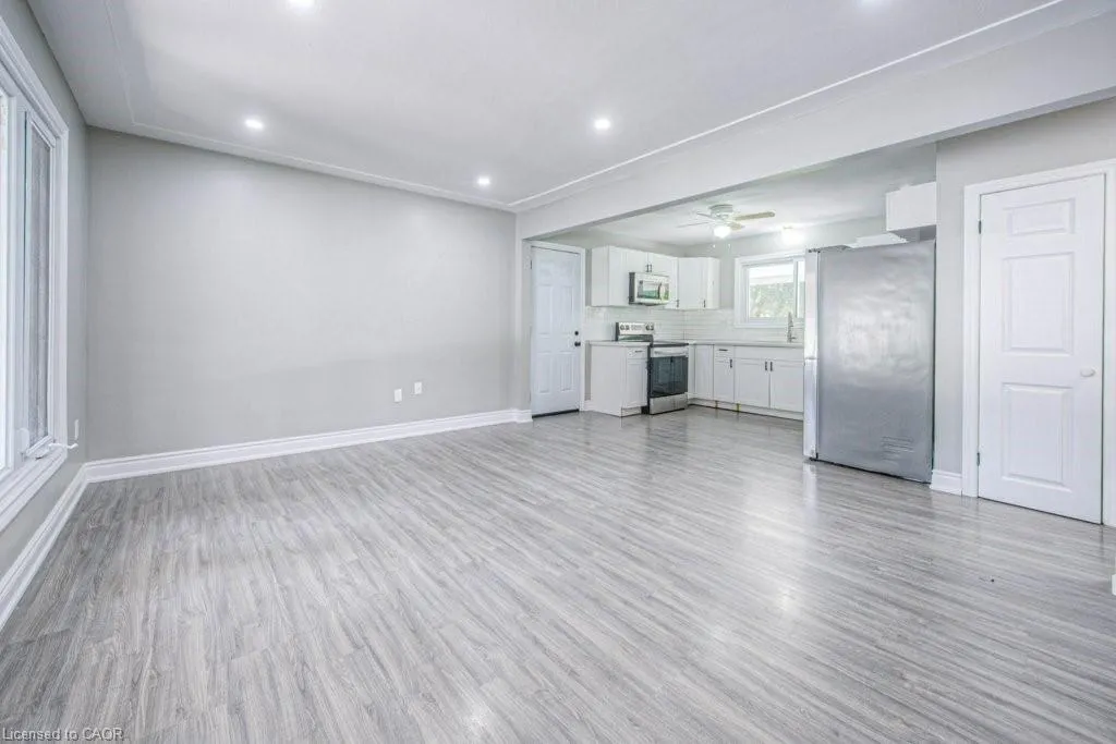 5 Alison Avenue