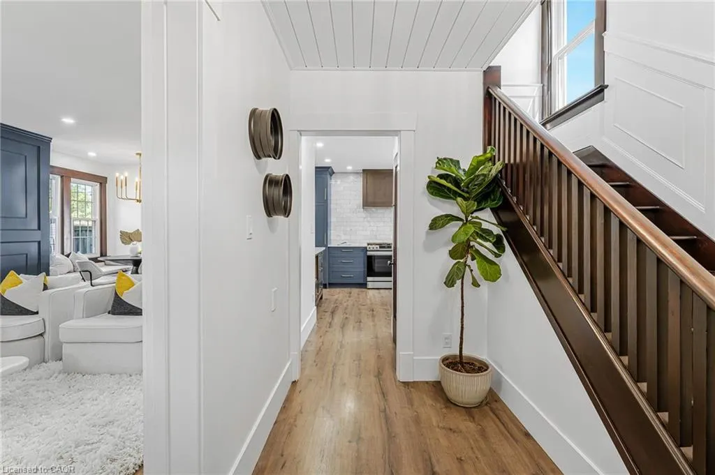 246 Bowen Road