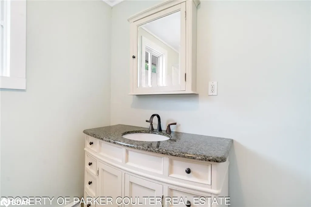 575 High St