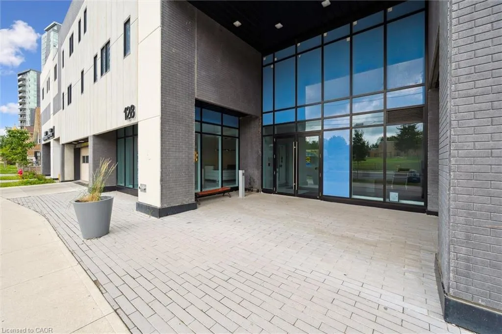 128 King Street N, #804