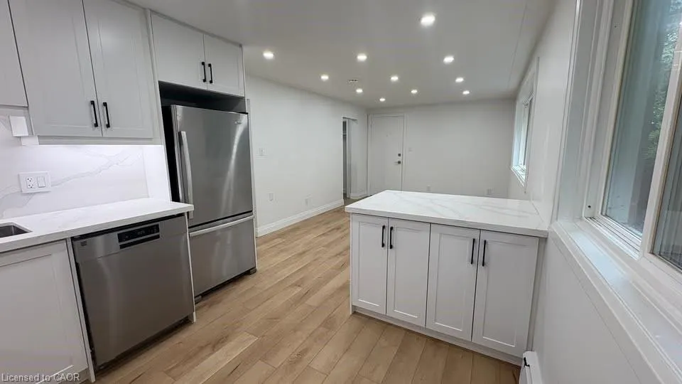 215 Moore Street, #5