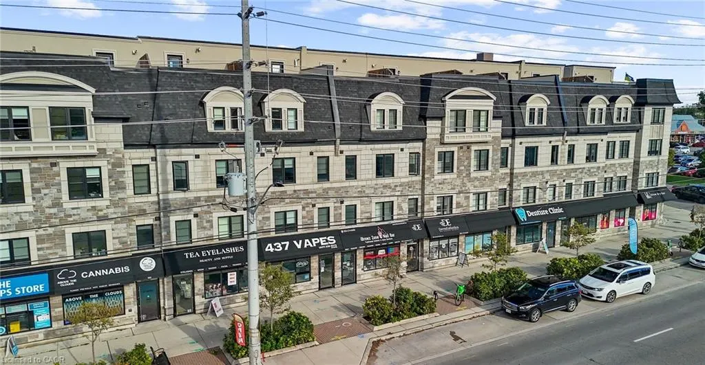 559 Lakeshore Road E