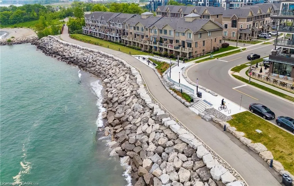 550 North Service Road, #703