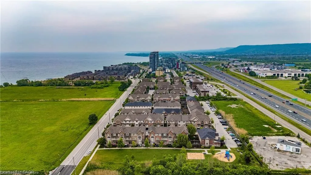 550 North Service Road, #703
