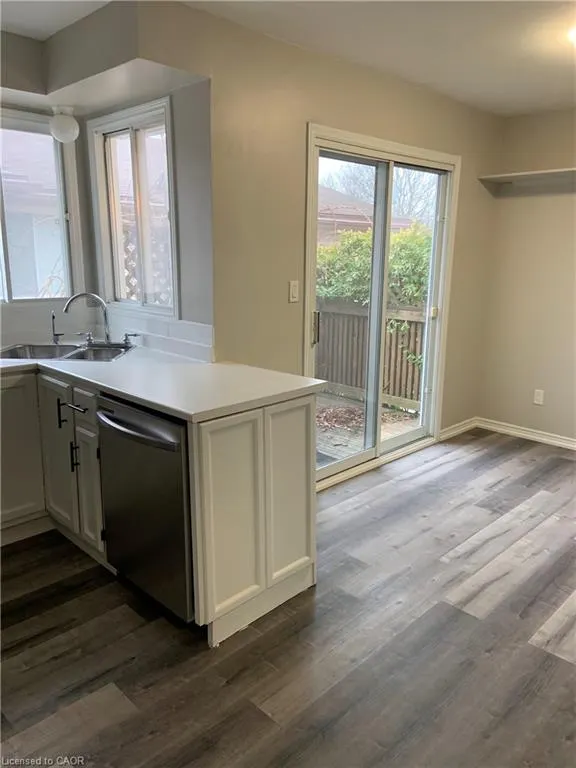 87 Chapel Hill Crescent, #Main
