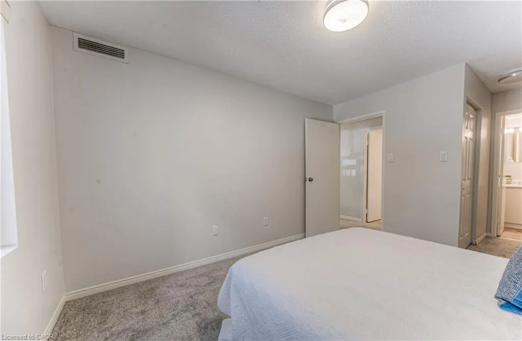 15 Hofstetter Avenue, #213