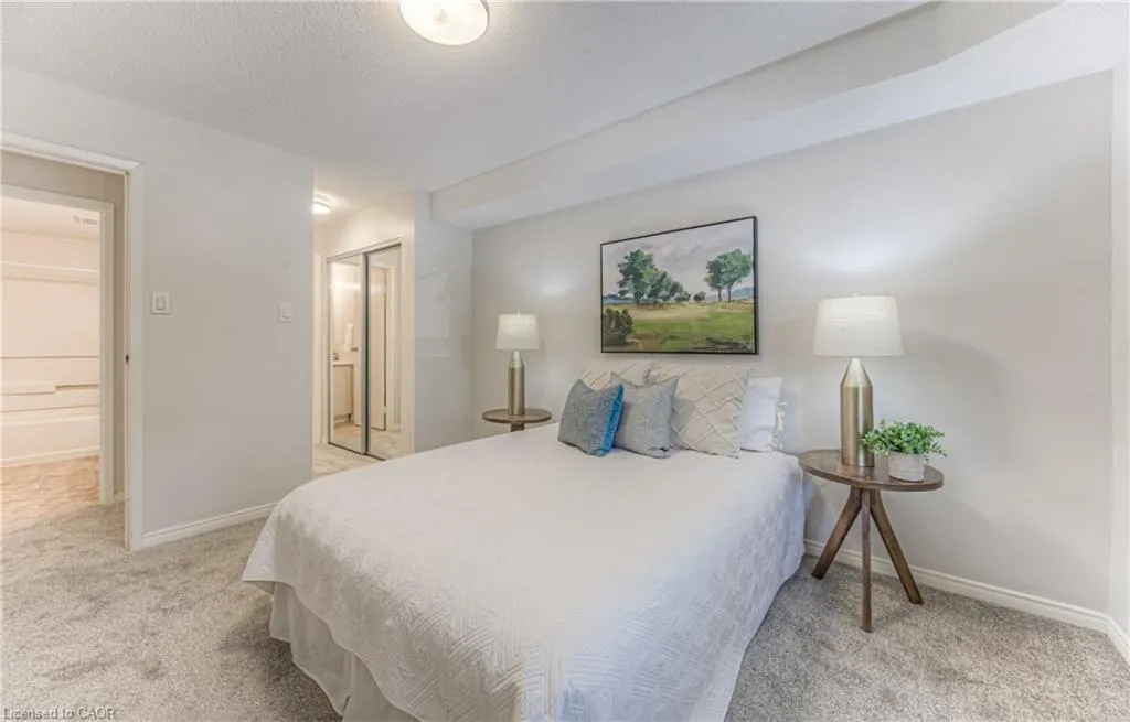 15 Hofstetter Avenue, #213