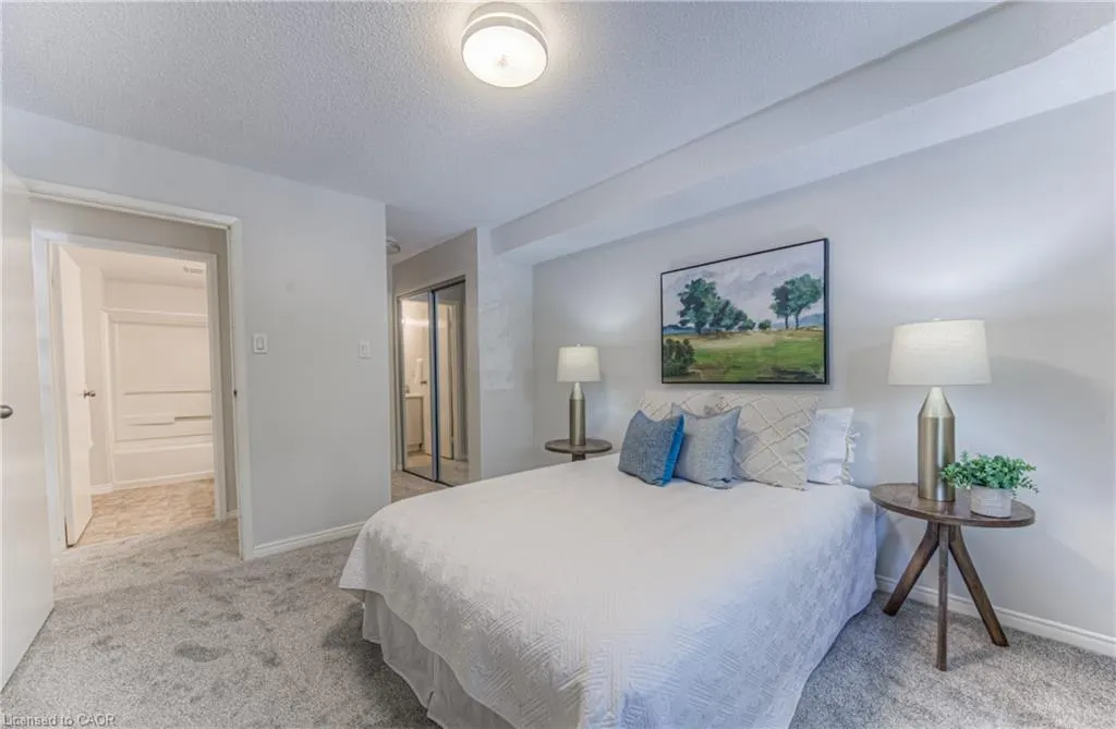 15 Hofstetter Avenue, #213