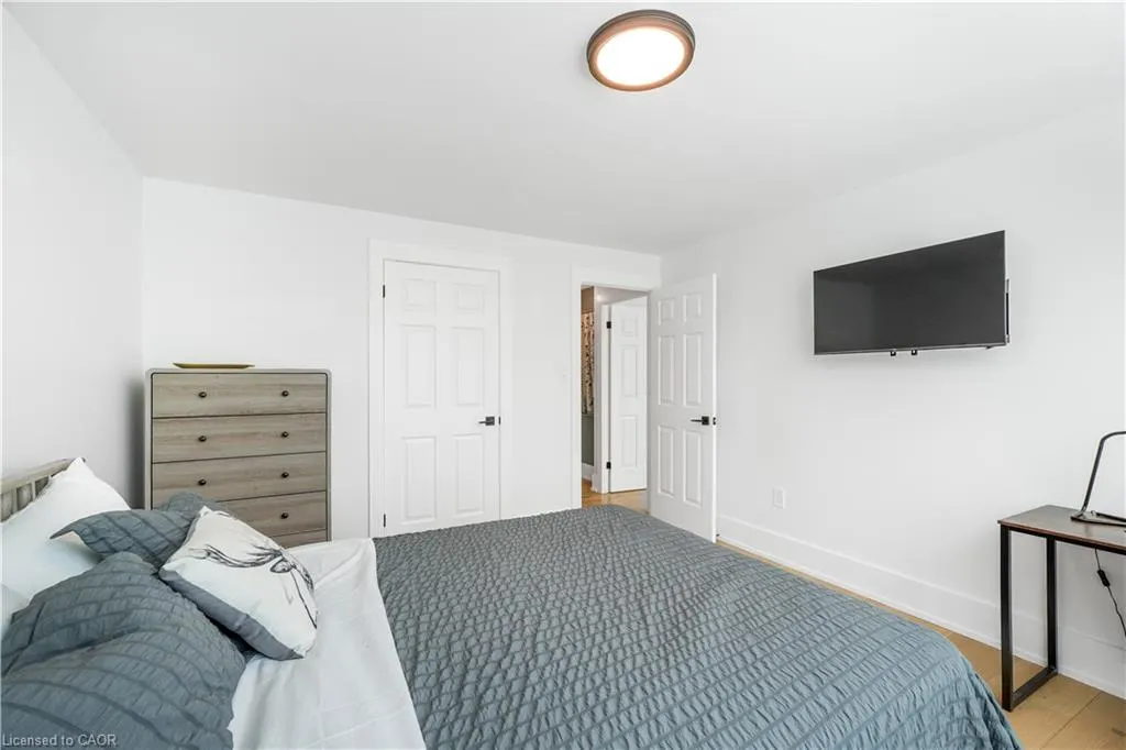 2121 Lakeshore Road, #205