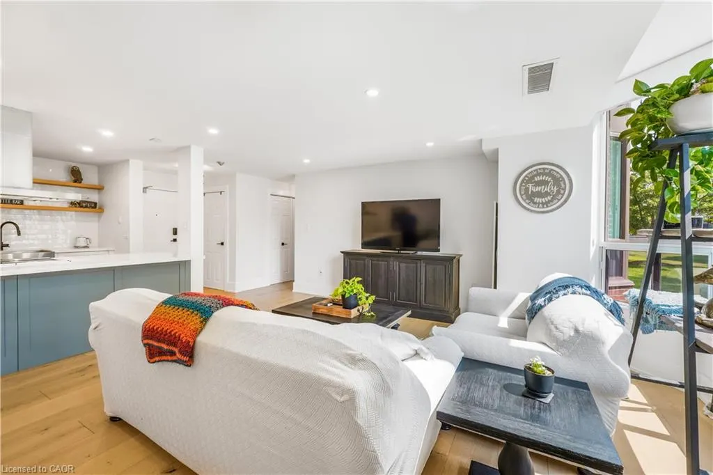 2121 Lakeshore Road, #205