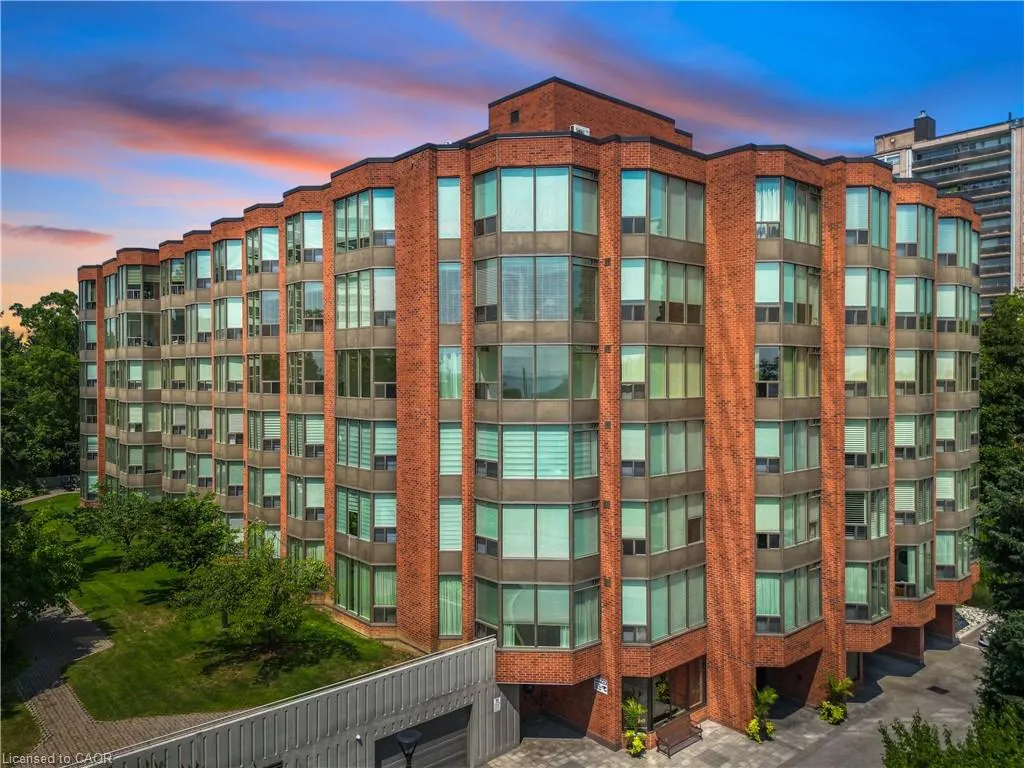 2121 Lakeshore Road, #205