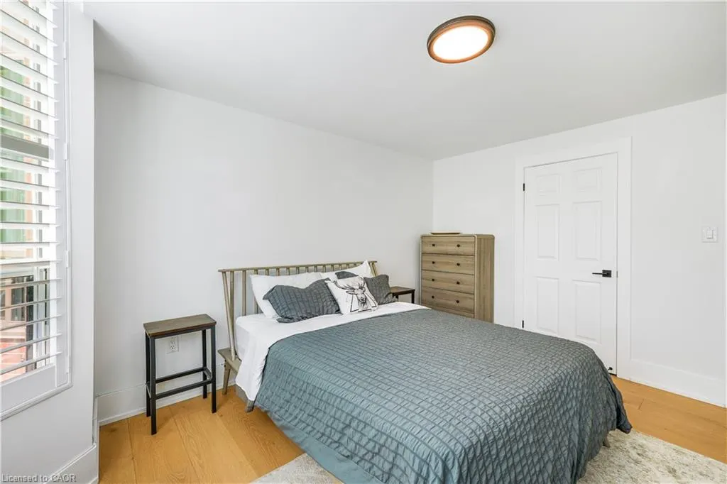 2121 Lakeshore Road, #205