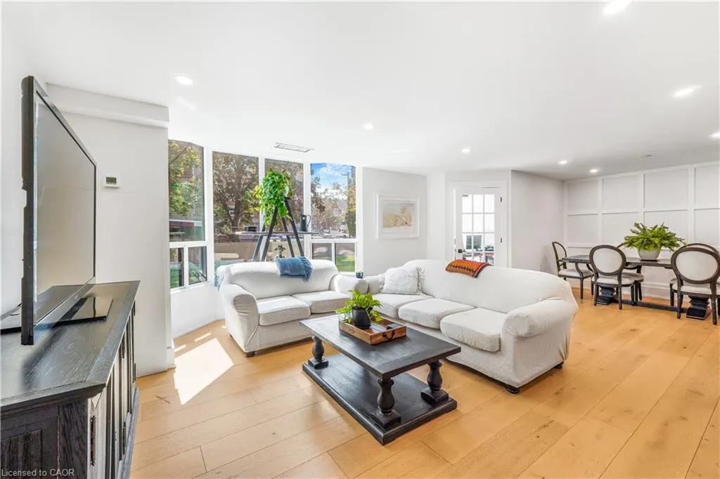 2121 Lakeshore Road, #205