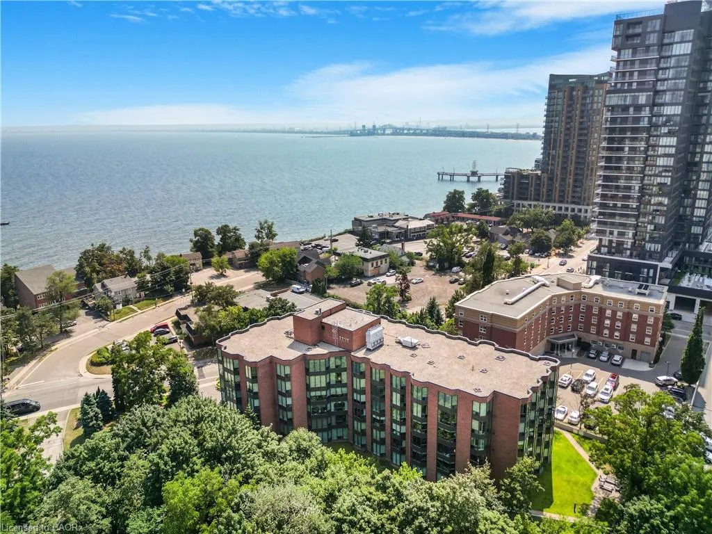 2121 Lakeshore Road, #205