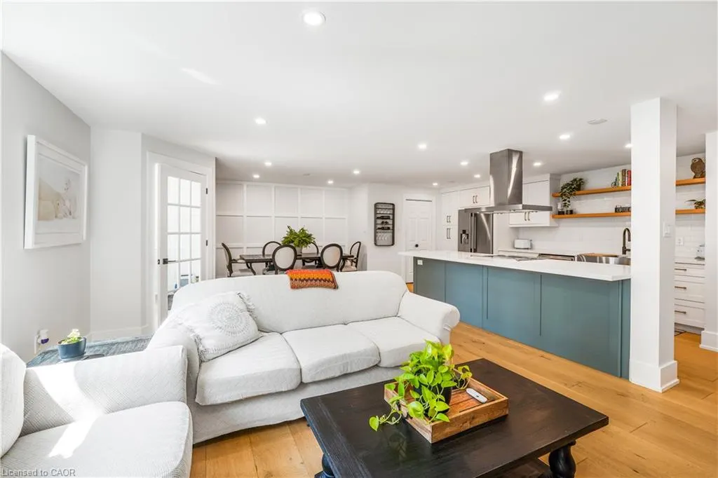 2121 Lakeshore Road, #205