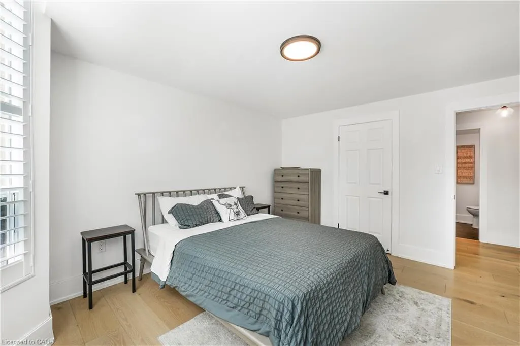 2121 Lakeshore Road, #205