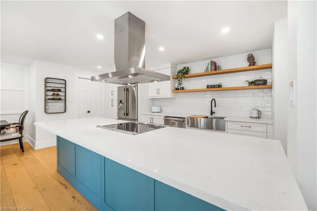 2121 Lakeshore Road, #205