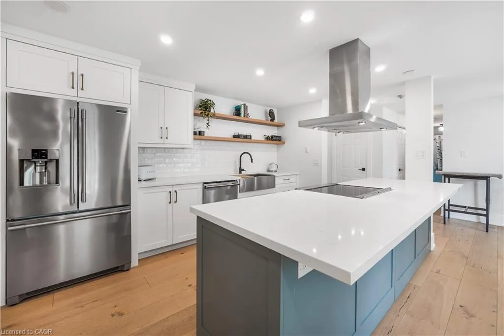 2121 Lakeshore Road, #205
